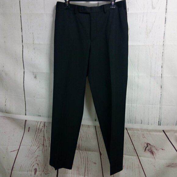 Van Heusen 44R 2 Button Black 2pc Suit - Picture 11 of 13